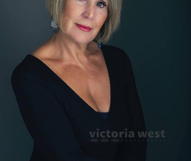 The 2nd annual Melanie Jardine Memorial Photoshoot giveaway is here.