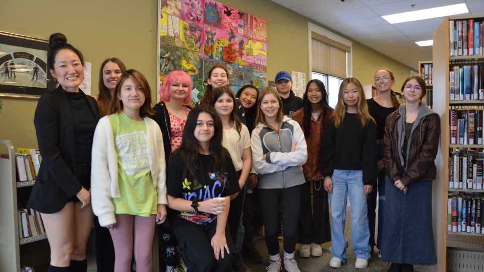 voices-of-tomorrow:-young-artists-take-on-climate-crisis-with-powerful-mural