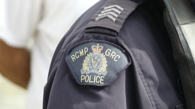 former-undercover-informant-sues-rcmp,-federal-government-|-cbc-news