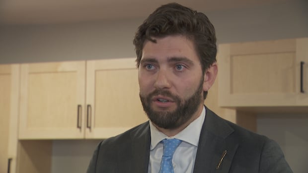 integrity-commissioner-clears-housing-minister’s-relationship-with-non-profit-|-cbc-news