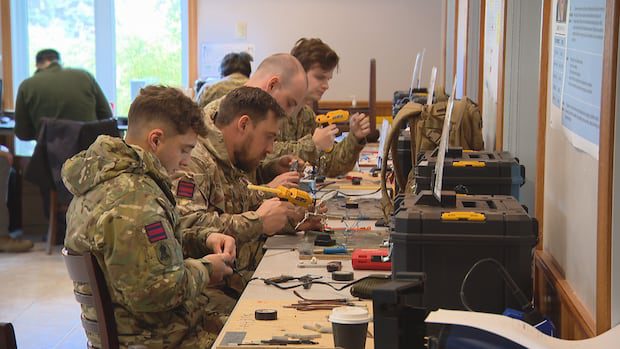 international-soldiers-tackle-evolving-explosive-threats-during-training-excercise-at-gagetown-|-cbc-news