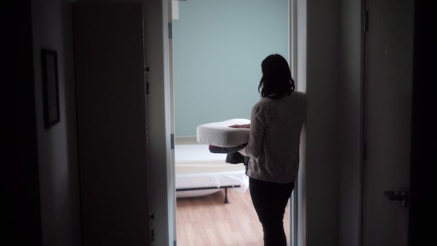 lack-of-affordable-housing-in-nb.-keeping-victims-of-domestic-violence-in-shelters-longer-|-cbc-news