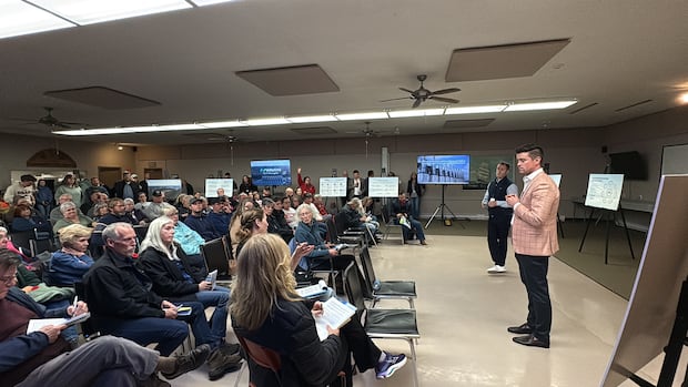 saint-john-residents-turn-data-open-house-into-town-hall-to-question-proponents-|-cbc-news