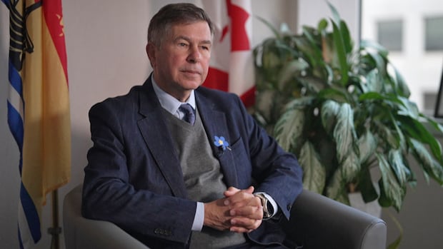 health-minister-mulls-ontario-pilot-that-sees-some-er-patients-wait-at-home-|-cbc-news