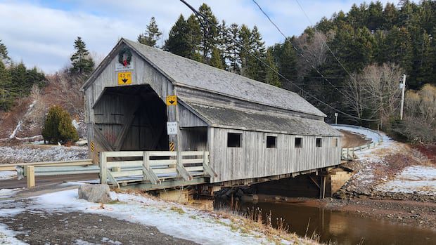 fundy-st-martins-mayor-asks-nb.-government-to-better-maintain-2-historic-covered-bridges-|-cbc-news