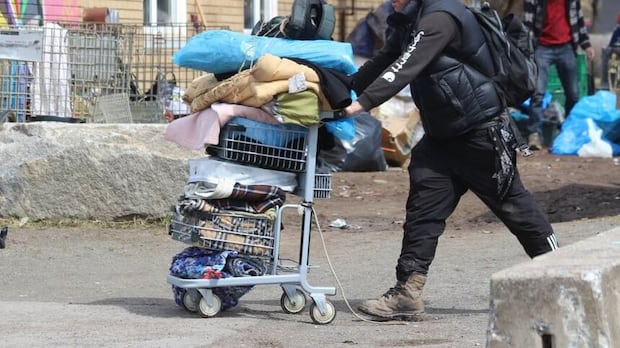 new-toolkit-aims-to-help-public-respond-to-rising-homelessness-with-compassion-|-cbc-news