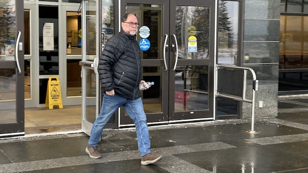 tracadie-businessman-testifies-he-lost-$200k-in-'nightmare'-deal-with-alleged-fraudster-|-cbc-news