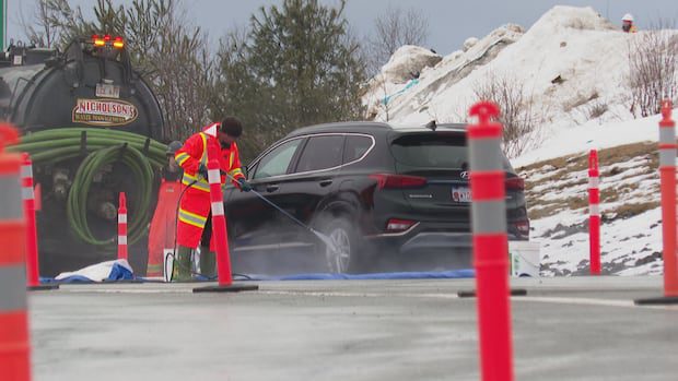 car-wash-set-up-to-help-with-fredericton-chemical-spill,-but-some-say-response-is-too-slow-|-cbc-news