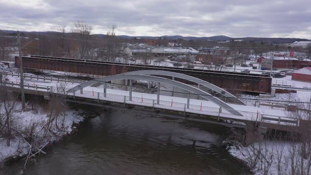 'extreme-disappointment'-as-province-closes-key-sussex-bridge-|-cbc-news