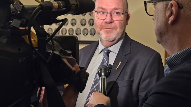 analysis-|-liberals-say-frequent-budget-updates-will-head-off-grim-fiscal-future-|-cbc-news