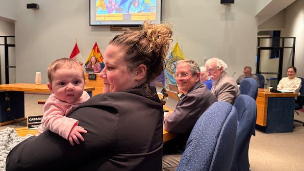 city-councillor-brings-baby-to-meeting-to-show-parents-they-too-are-welcome-at-the-table-|-cbc-news