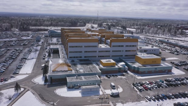 fredericton-hospital-is-finished-keeping-patients-in-ambulance-bay,-horizon-says-|-cbc-news