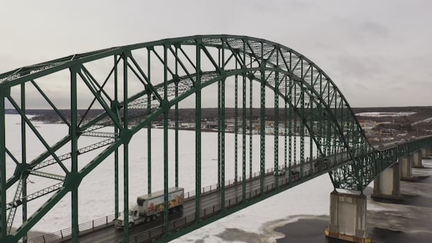 life-without-centennial-bridge-not-too-bad-so-far,-some-miramichi-commuters-say-|-cbc-news