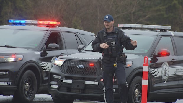 dramatic-video-of-crash-that-closed-highway-near-hampton-emerges-online-|-cbc-news