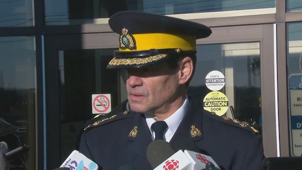 nb.-wanted-personal-data-from-911-calls,-top-mountie-alleged-|-cbc-news
