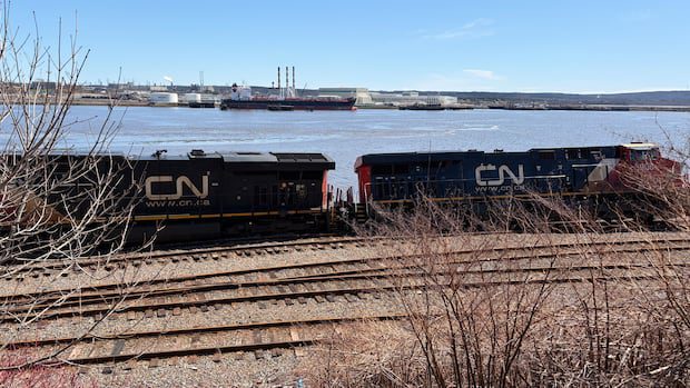 cn-train-derails-in-saint-john-near-courtenay-bay-causeway-|-cbc-news