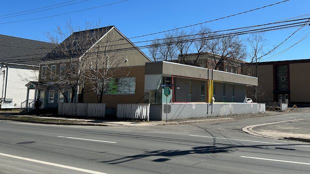 former-clinic-554-site-in-fredericton-to-become-service-'hub'-for-young-people-|-cbc-news