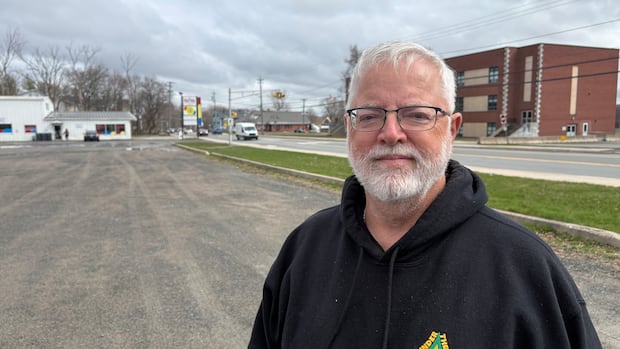 volunteers-fear-increased-conflict-between-city,-homeless-population-as-shelter-closes-|-cbc-news