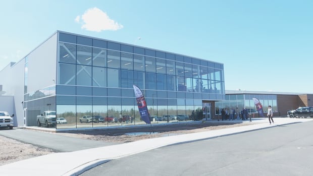cap-acadie-inaugurates-$25m-inaugurates-new-complex-for-all-age-groups-to-get-together-|-cbc-news