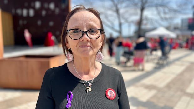 crowds-march-in-memory-of-missing-and-murdered-indigenous-people-|-cbc-news