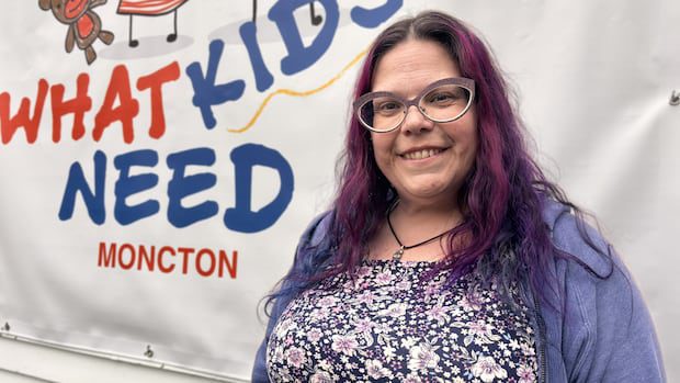 after-15-years-of-temporary-spaces,-moncton-non-profit-opens-its-own-free-clothing-store-|-cbc-news