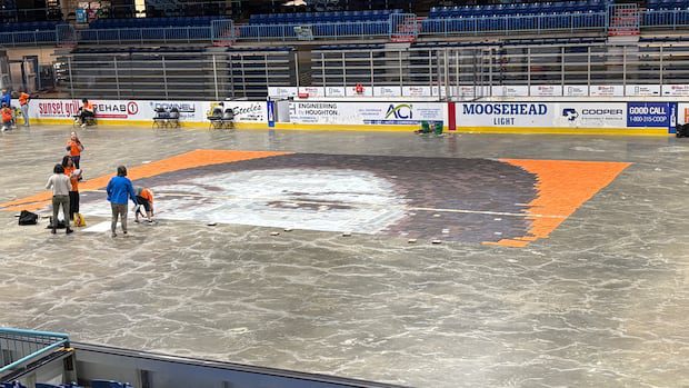 middle-schoolers-create-10,000-piece-mosaic-to-honour-residential-school-survivor-|-cbc-news