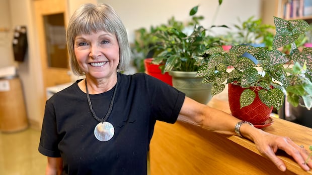 patients-report-delays,-confusion-after-nb.-replaces-provider-for-virtual-care-service-|-cbc-news