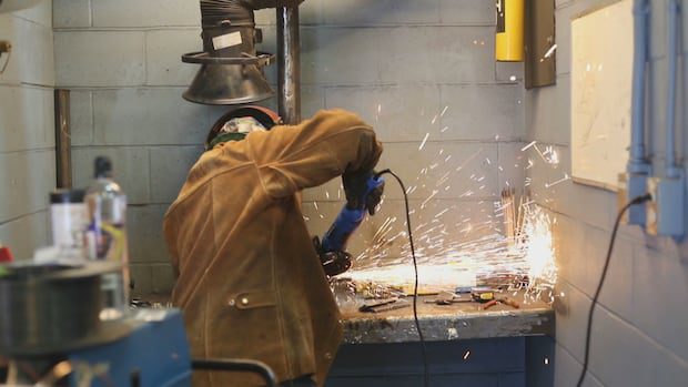 demand-for-skilled-tradespeople-at-‘all-time-high’-as-nb.-population-dips-again-|-cbc-news