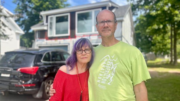 nb.-homeowners-and-contractor-in-dispute-over-$200k,-prompting-calls-for-stronger-oversight-|-cbc-news