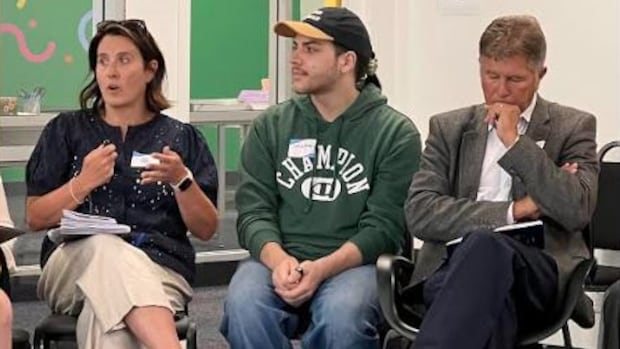 saint-john-youth-program-shows-promise-as-ottawa-weighs-national-strategy-|-cbc-news