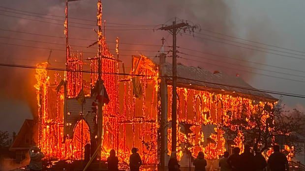 fire-destroys-saint-simon-church-on-acadian-peninsula-|-cbc-news