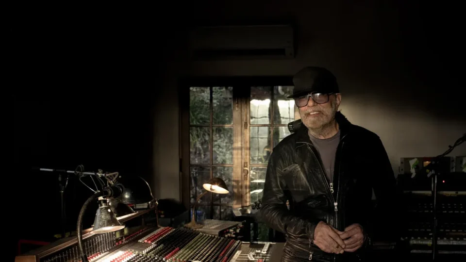 daniel-lanois-in-city-of-moncton