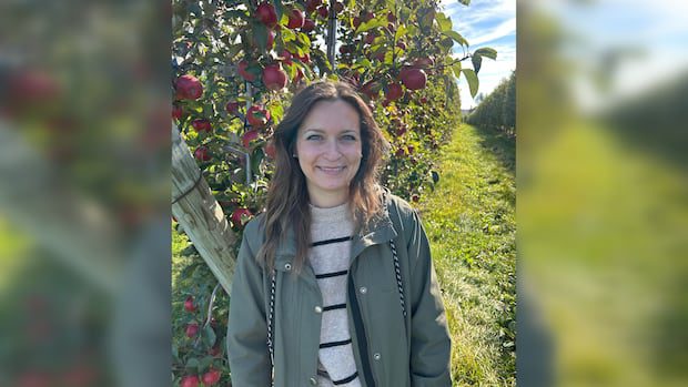 'couldn't-ask-for-better':-memramcook-orchard-says-good-weather-helped-apple-crop-this-year-|-cbc-news