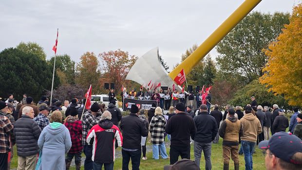 nackawic-mill-workers-rally-in-face-of-impending-layoffs-|-cbc-news