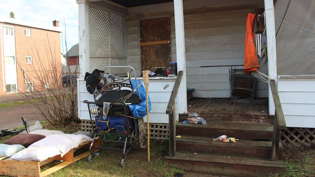 as-temperatures-drop,-homelessness-rises-in-3-major-nb.-cities-|-cbc-news