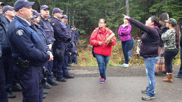 as-nb.-reconsiders-moratorium,-mi'kmaq-consider-past-and-future-of-fracking-|-cbc-news
