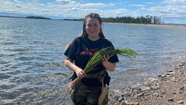metepenagiag-woman-to-testify-at-canada’s-1st-youth-led-federal-climate-trial-|-cbc-news