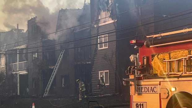 shediac-apartment-building-a-'total-loss'-after-morning-fire,-mayor-says-|-cbc-news